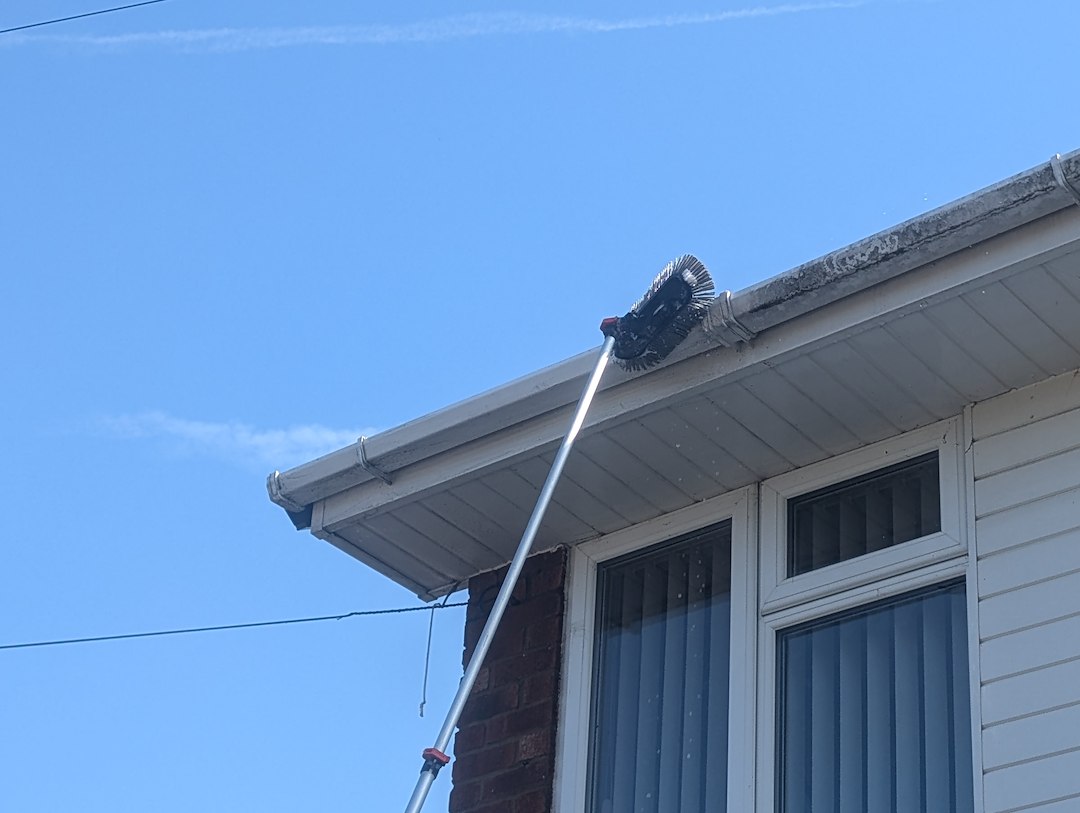 Gutter-Cleaning-uPVC-Fascia-Cleaning-Service-in-Haddenham-Bucks 0